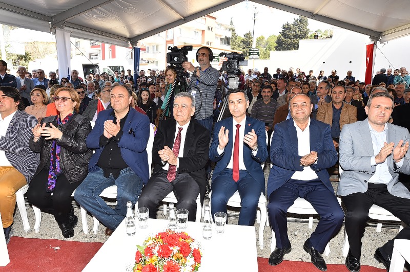 Aliağa Kültür Merkezi açıldı
