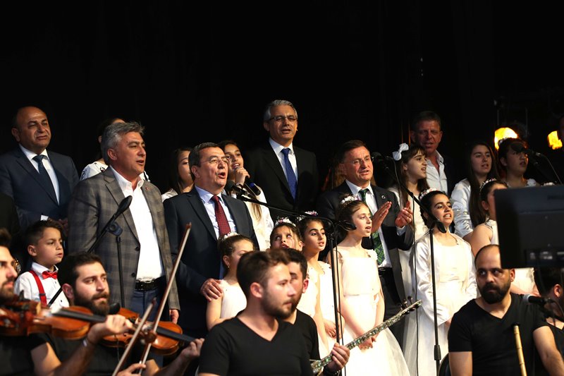 Mülteci çocuklardan ‘barış’ şarkıları