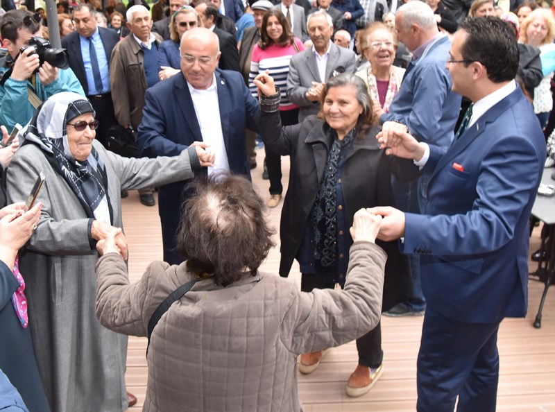 Bornova’nın büyüklerine özel hizmet
