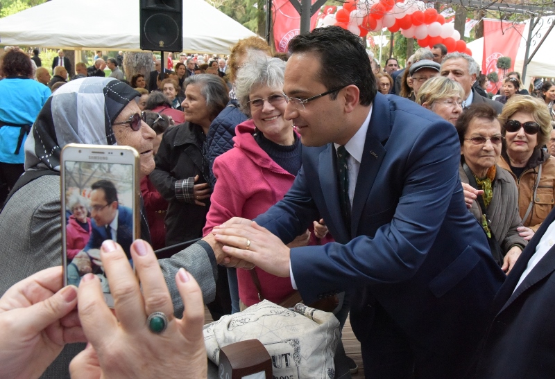 Bornova’nın büyüklerine özel hizmet