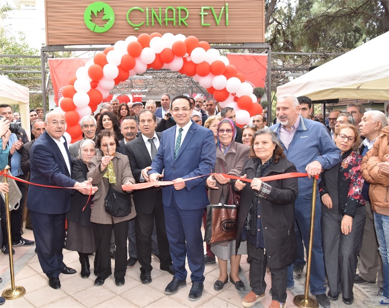 Bornova’nın büyüklerine özel hizmet