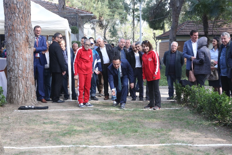 Bornova’nın büyüklerine özel hizmet