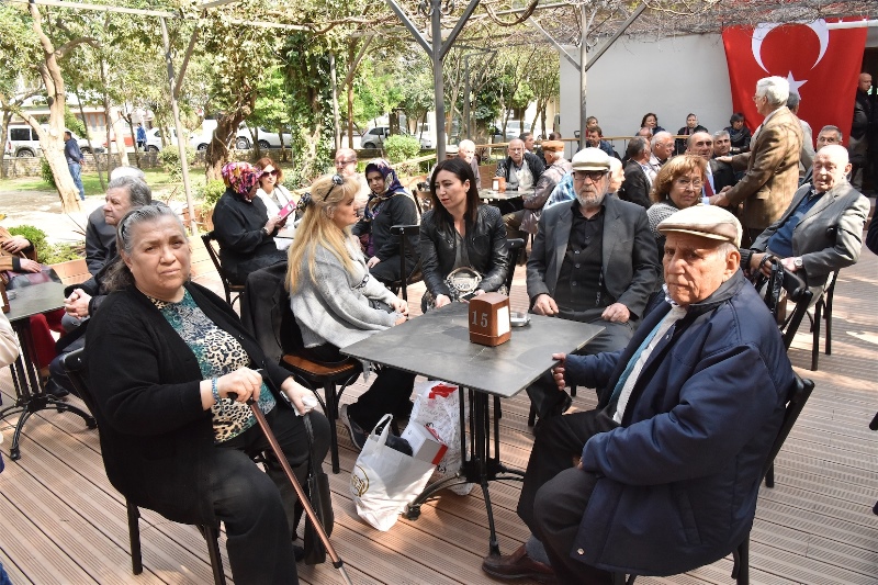 Bornova’nın büyüklerine özel hizmet