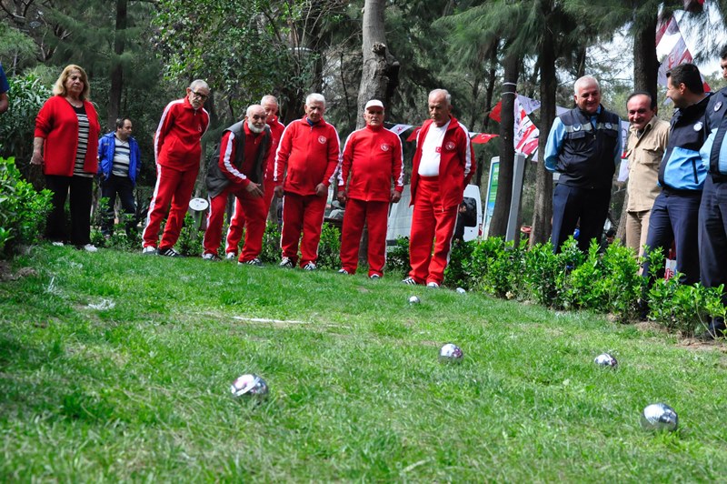 Bornova’nın büyüklerine özel hizmet