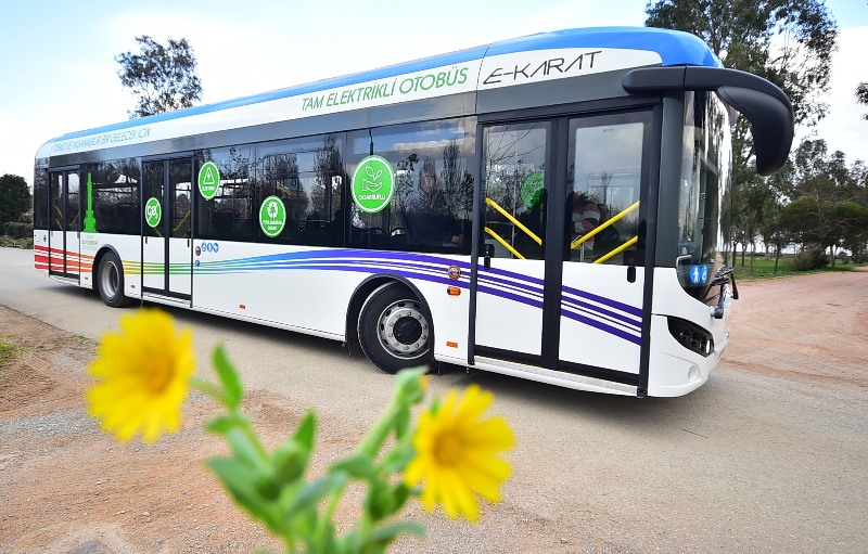 İzmir'in elektrikli otobüsleri yola çıkıyor