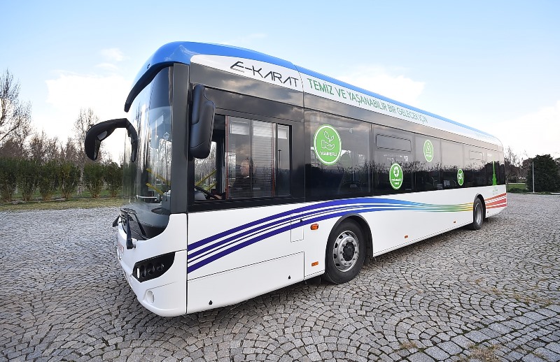 İzmir'in elektrikli otobüsleri yola çıkıyor