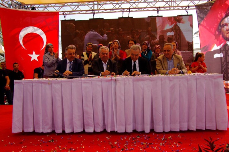 Ödemiş'te üreticinin yüzünü güldüren imza