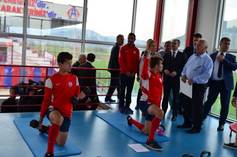 Bakan Kılıç'tan Kordon turu