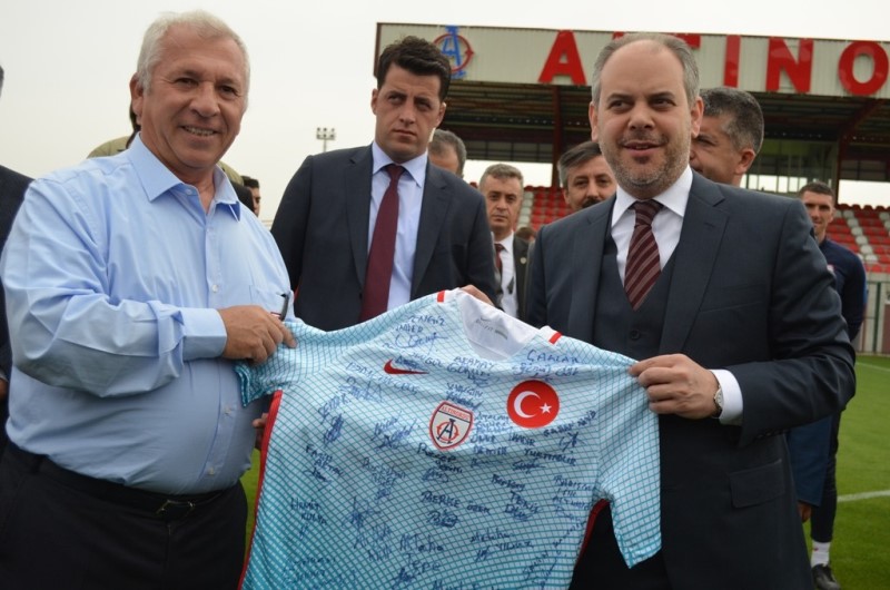 Bakan Kılıç'tan Kordon turu