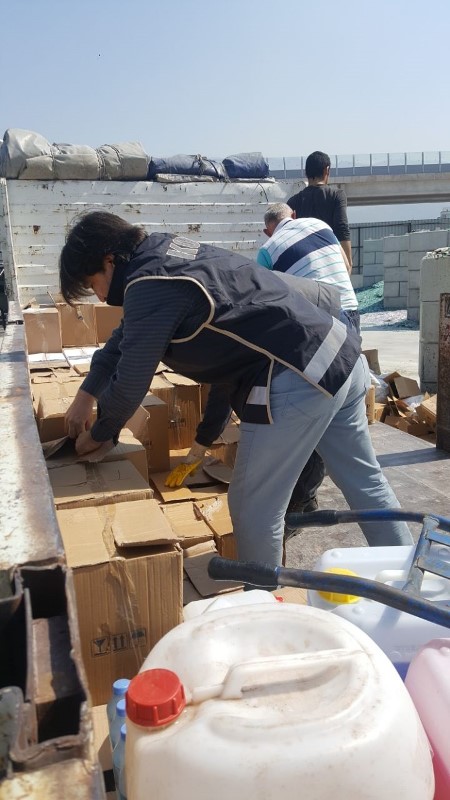 İzmir'de ölüm deposuna baskın!