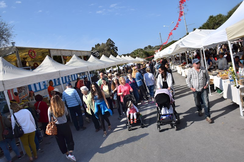 Alaçatı Ot Festivali renkli görüntülerle başladı