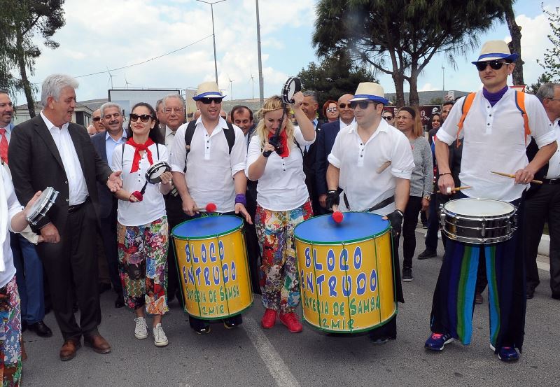 Alaçatı Ot Festivali'nde karnaval havası