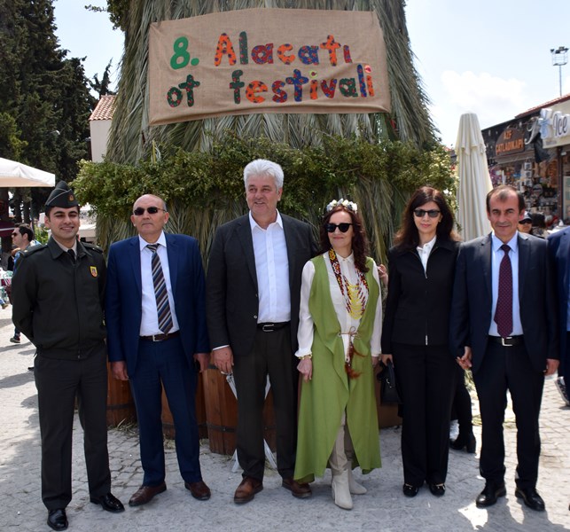 Alaçatı Ot Festivali'nde karnaval havası