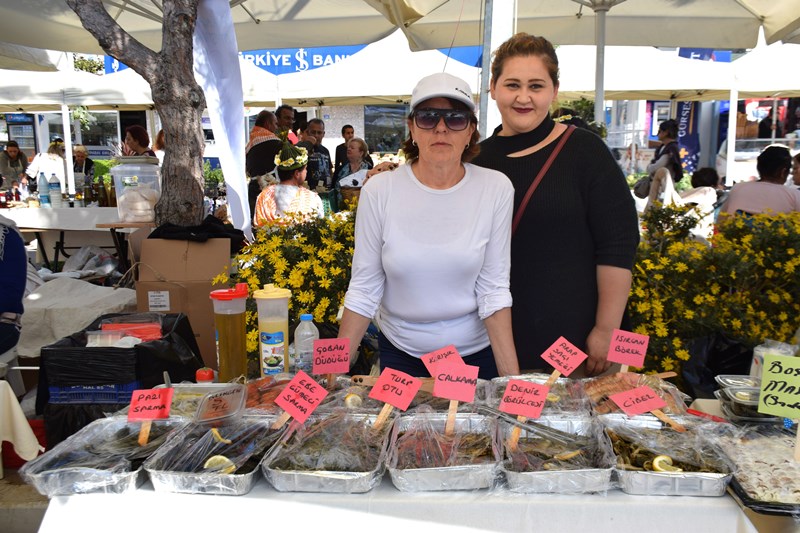 Alaçatı Ot Festivali renkli görüntülerle başladı
