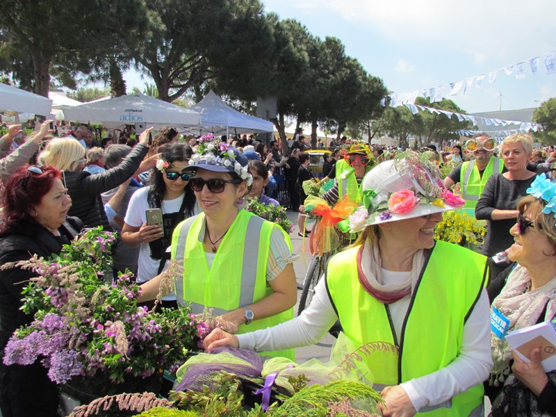 Alaçatı Ot Festivali'nde karnaval havası