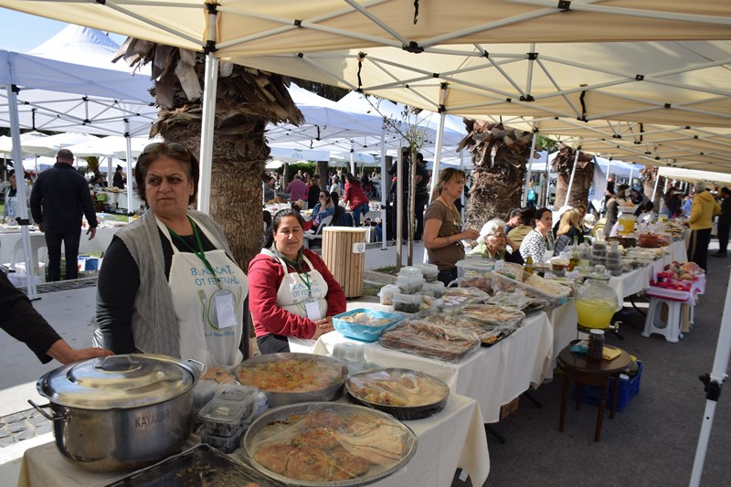 Alaçatı Ot Festivali renkli görüntülerle başladı