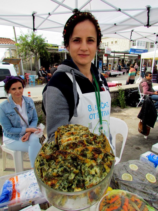 Alaçatı Ot Festivali renkli görüntülerle başladı