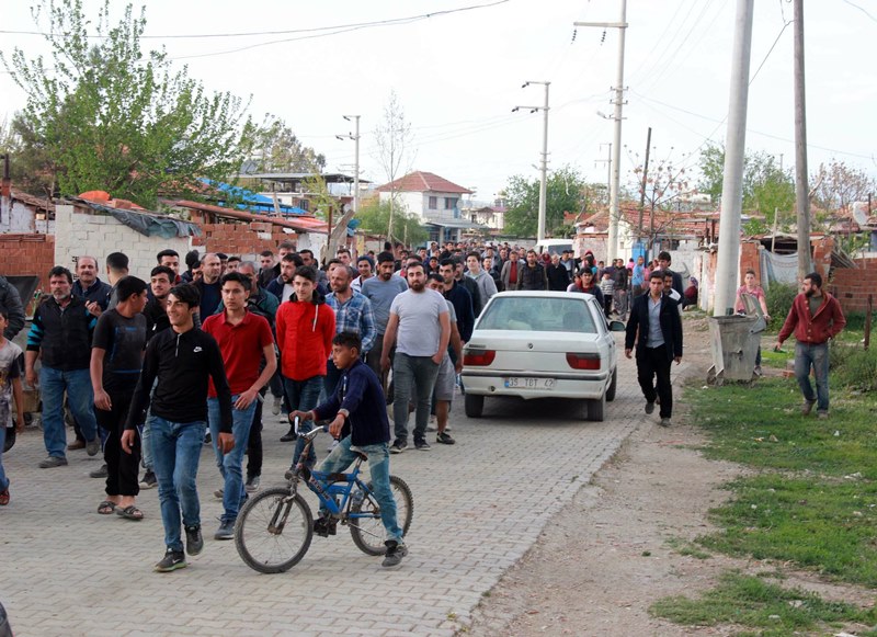İzmir'in o ilçesi Suriyelilere karşı ayaklandı