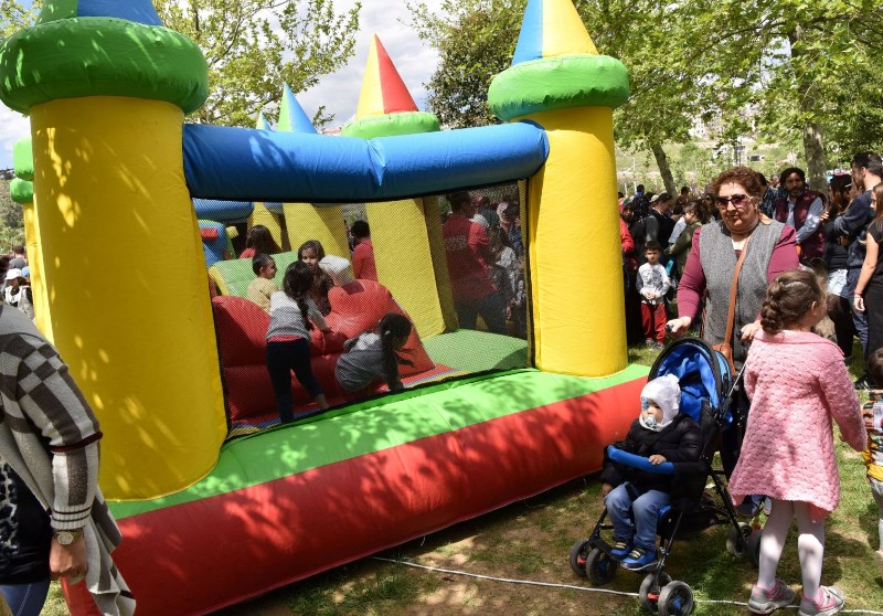 Bornova'daki uçurtma şenliğine yoğun ilgi
