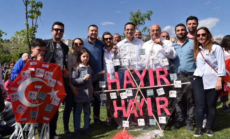 Bornova'daki uçurtma şenliğine yoğun ilgi