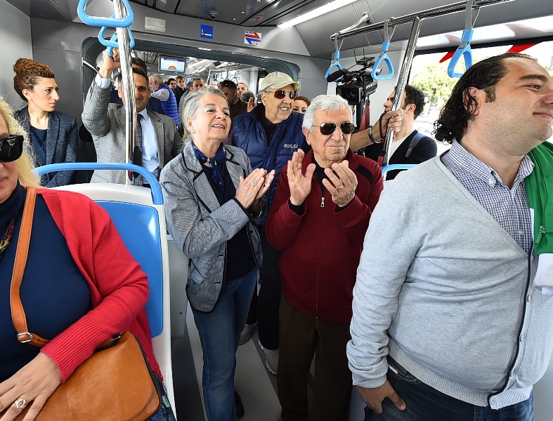 Karşıyaka’da “tramvaylı” günler başladı