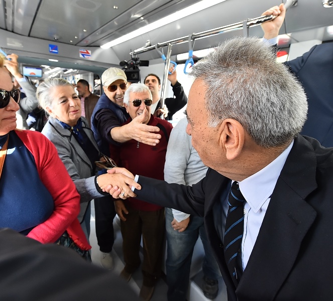 Karşıyaka’da “tramvaylı” günler başladı