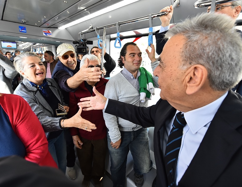 Karşıyaka’da “tramvaylı” günler başladı