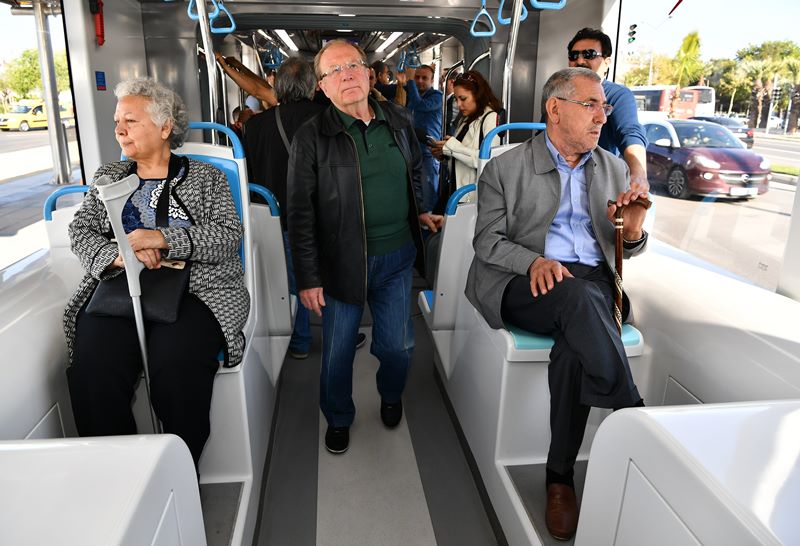 Karşıyaka’da “tramvaylı” günler başladı