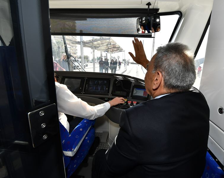 Karşıyaka’da “tramvaylı” günler başladı