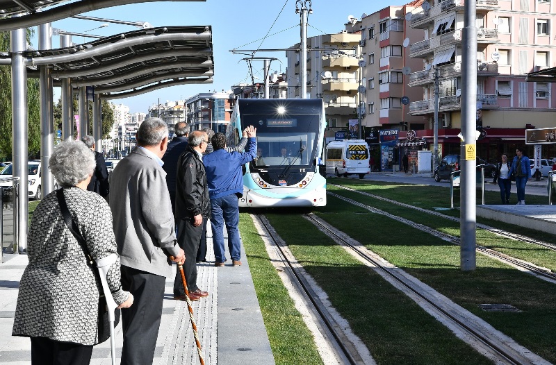 Karşıyaka’da “tramvaylı” günler başladı