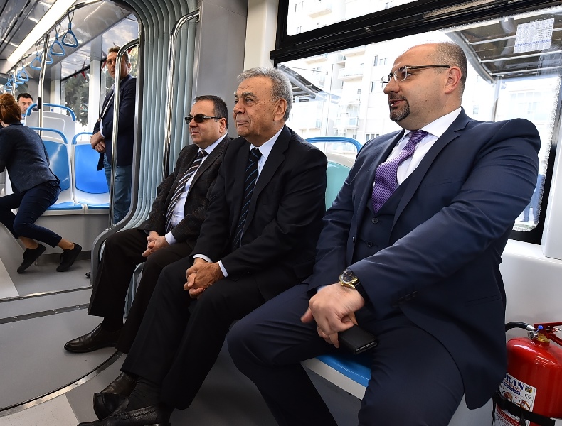 Karşıyaka’da “tramvaylı” günler başladı