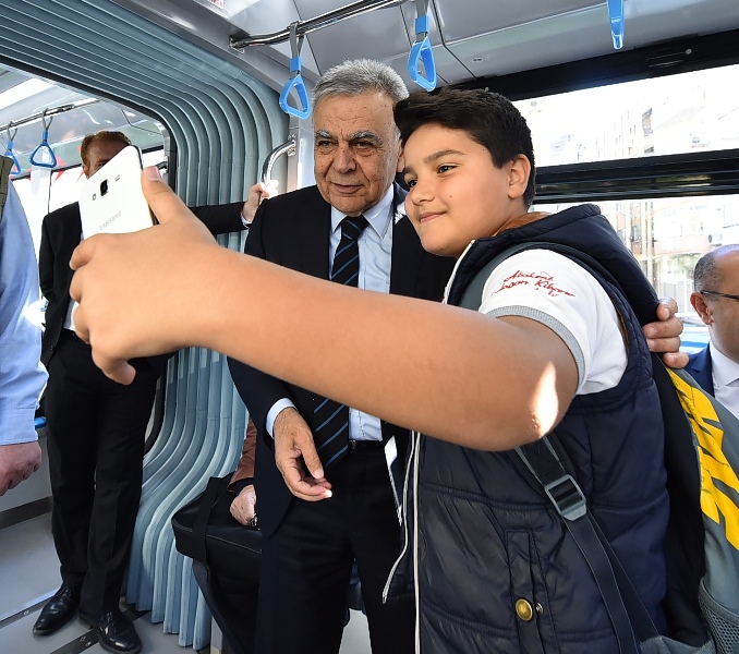 Karşıyaka’da “tramvaylı” günler başladı
