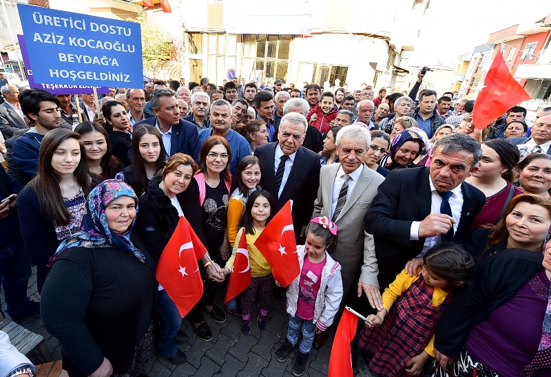 Kocaoğlu'na ilçe ziyaretlerinde sürpriz karşılama