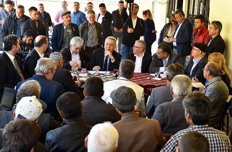 Kocaoğlu'na ilçe ziyaretlerinde sürpriz karşılama