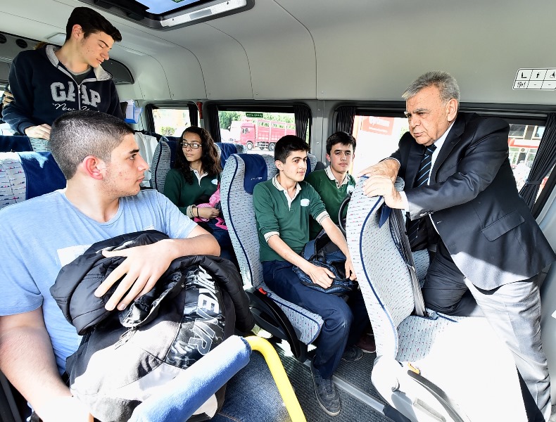 Kocaoğlu'na ilçe ziyaretlerinde sürpriz karşılama