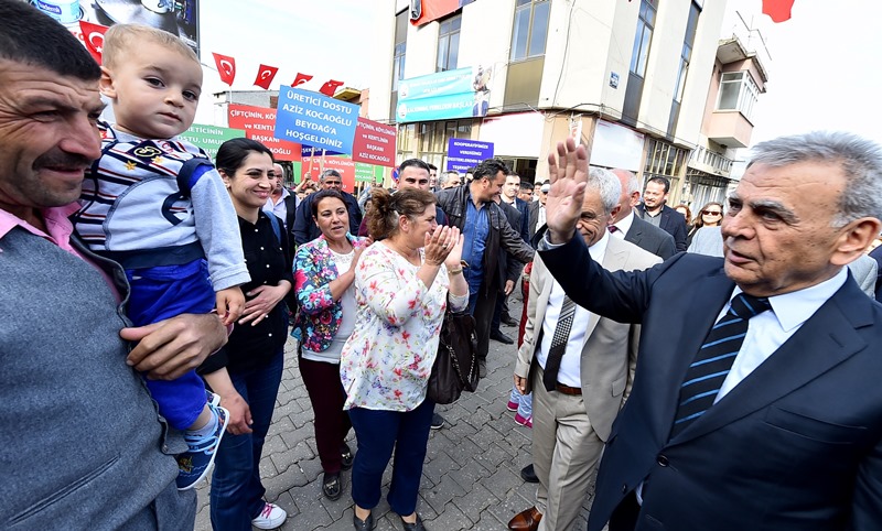 Kocaoğlu'na ilçe ziyaretlerinde sürpriz karşılama