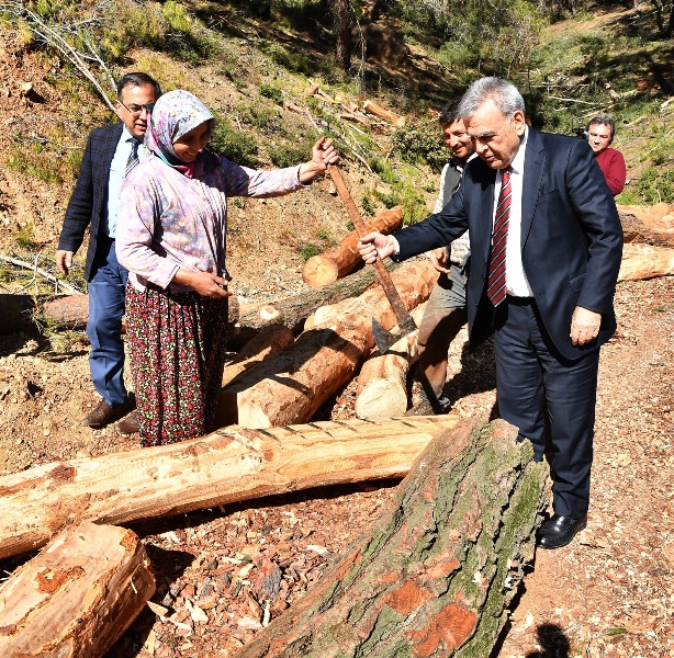 Başkan Kocaoğlu'na şiirli karşılama
