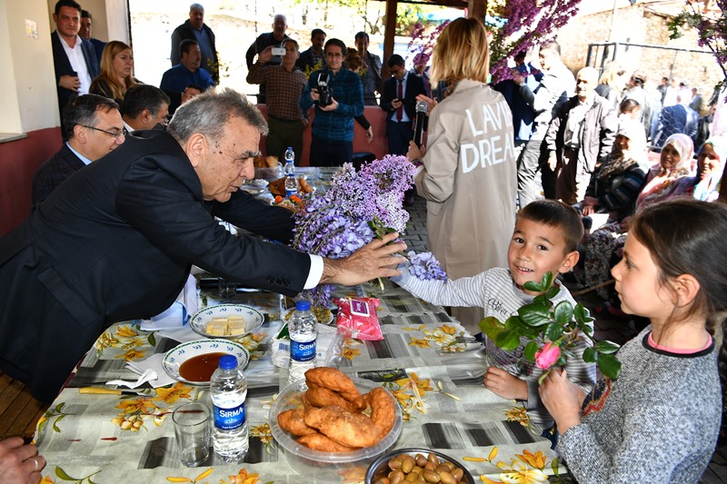 Başkan Kocaoğlu'na şiirli karşılama