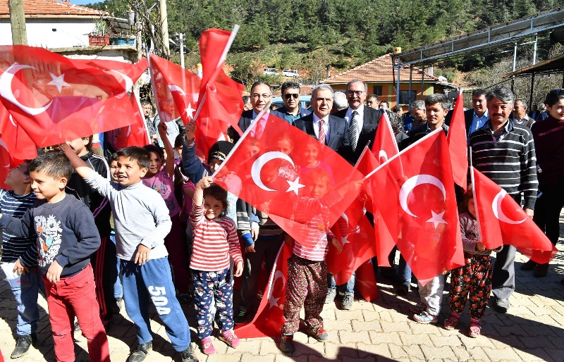 Başkan Kocaoğlu'na şiirli karşılama