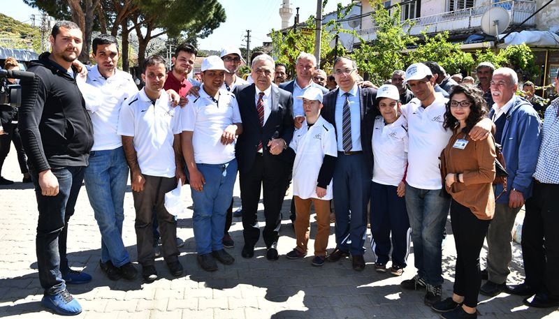 Başkan Kocaoğlu'na şiirli karşılama