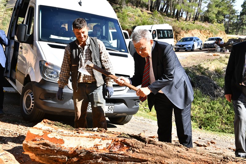 Başkan Kocaoğlu'na şiirli karşılama