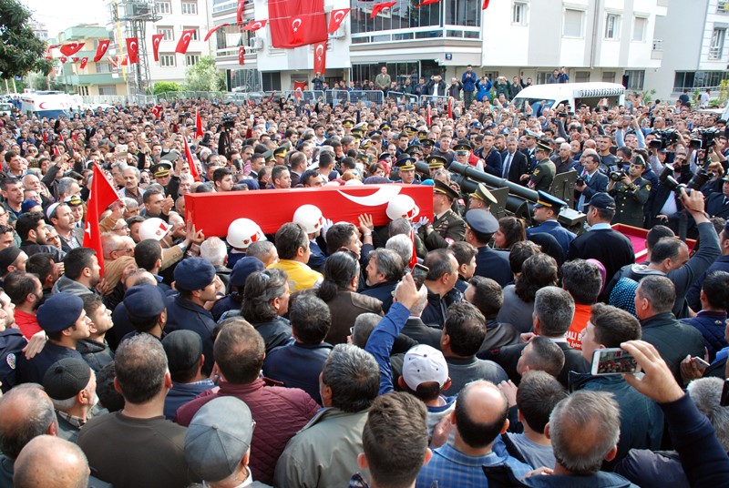 İzmir şehidini uğurladı