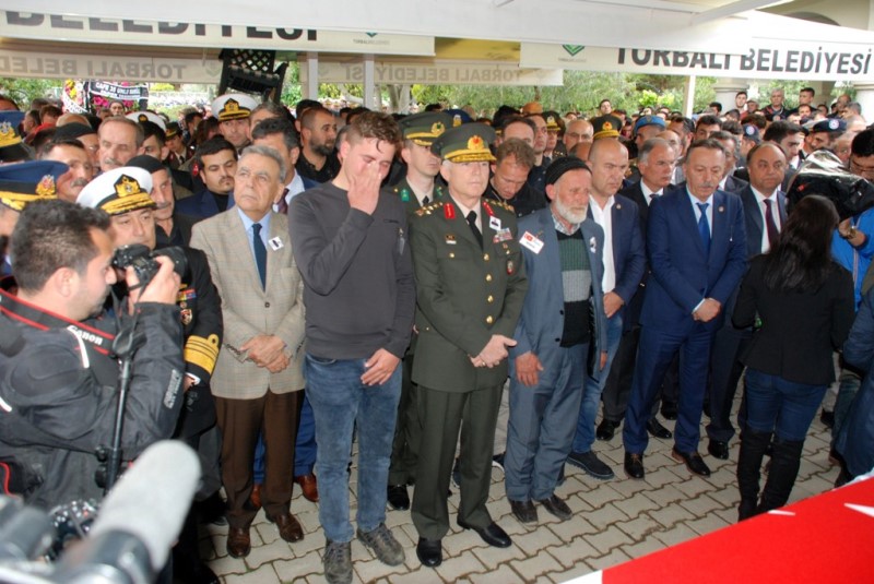 İzmir şehidini uğurladı