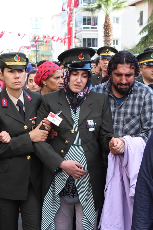İzmir şehidini uğurladı