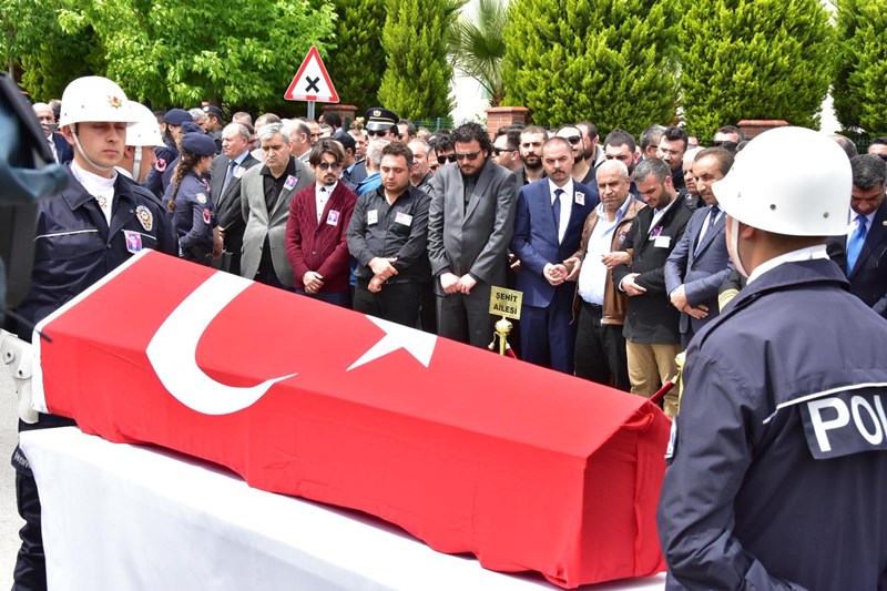 İzmir şehit komiseri uğurladı
