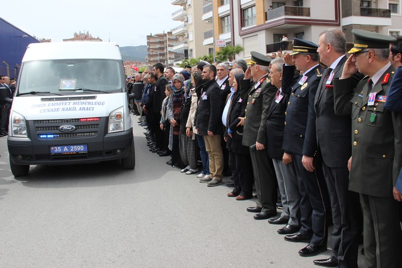 İzmir şehit komiseri uğurladı