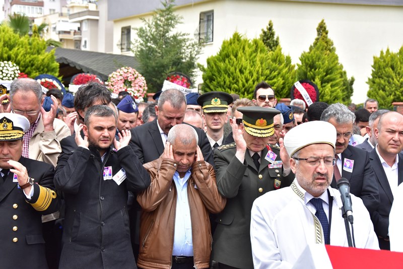 İzmir şehit komiseri uğurladı