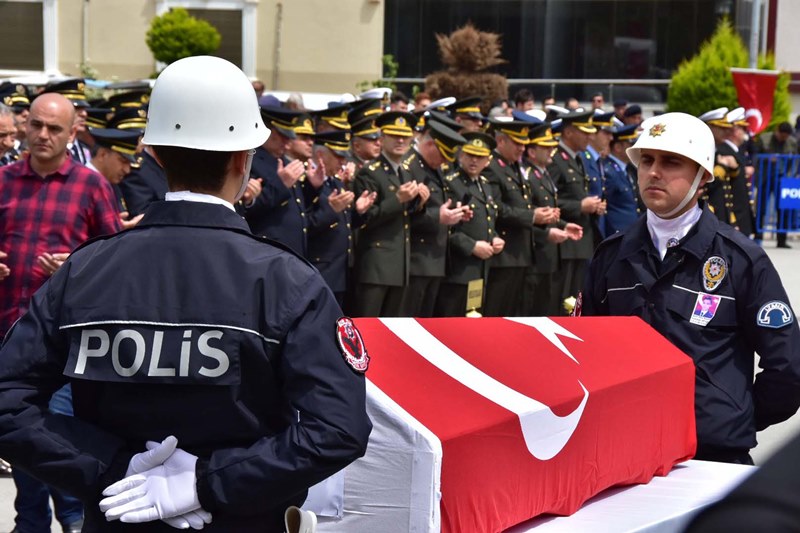 İzmir şehit komiseri uğurladı