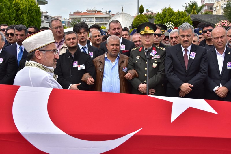 İzmir şehit komiseri uğurladı