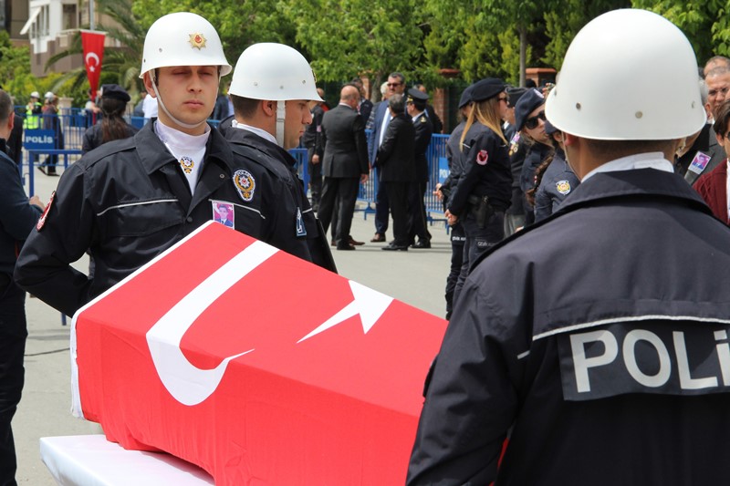 İzmir şehit komiseri uğurladı